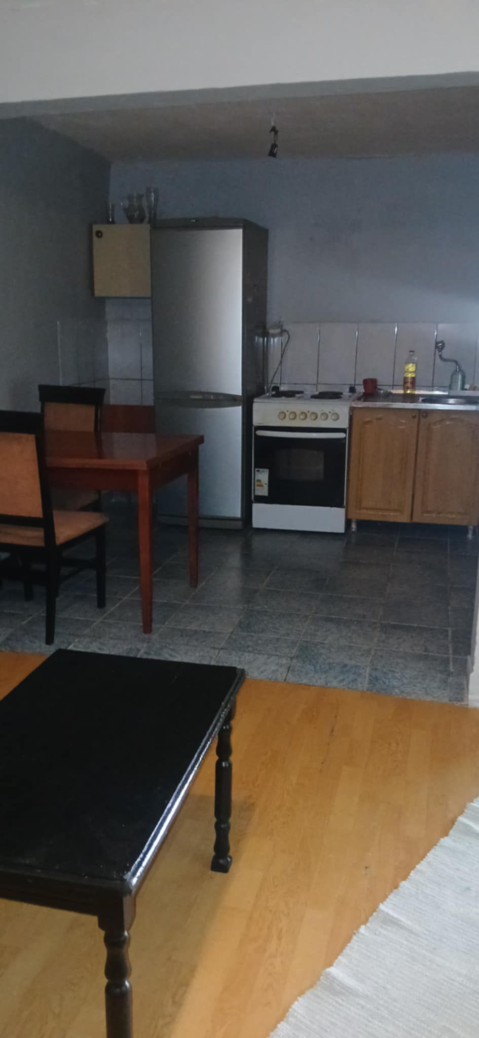 Izdaje se kuća sa dvorištem – Vojvode Mirka Petrovića 24, Konik, Podgorica
